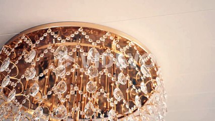 Hanging crystal chandelier, rotating upshot