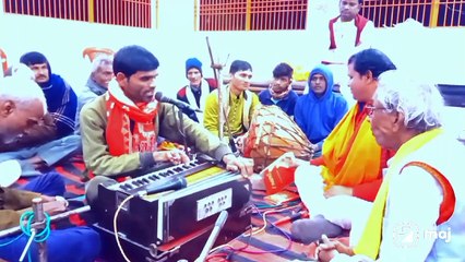 देहाती संगीत ढोलक और नक्काड़े पर भजन बहुत अच्छा है