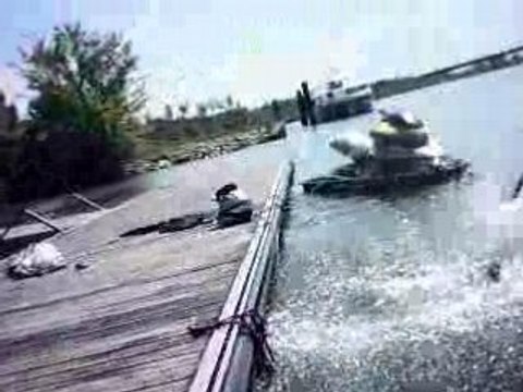 jet ski sur le rhone , chute terrible....