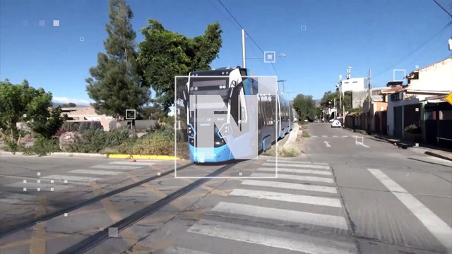 ¡Con una piedra! Un hombre rompió vidrios de un vagón del Tren Metropolitano