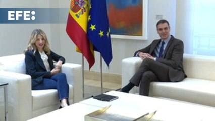 Sánchez habla con Sumar sobre defensa antes de reunirse con los demás grupos