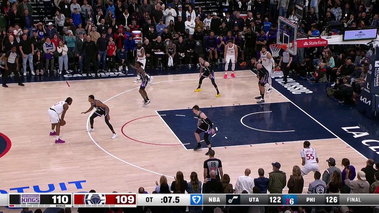 Kawhi Leonard's spectacular buzzer beater helps Clippers dethrone Kings in overtime