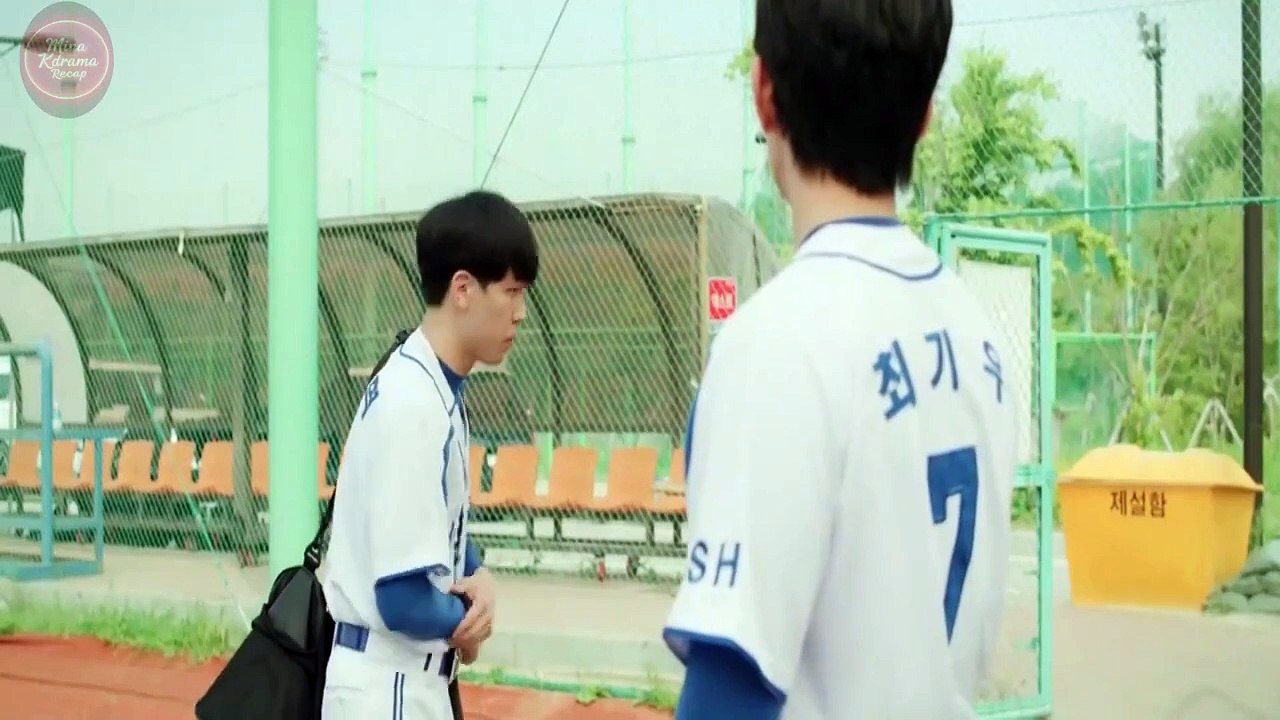 Popular Boy of High School Falls in Love with a Girl Who Has Superpowers