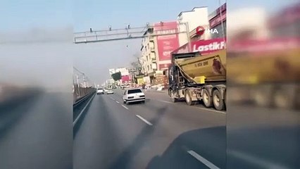 Trafiği hiçe sayan kamyon dakikalarca makas attı