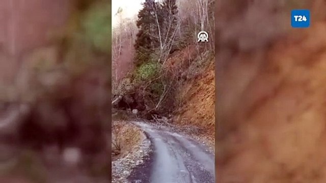 Mahalle yolundaki heyelan kamera tarafından kaydedildi