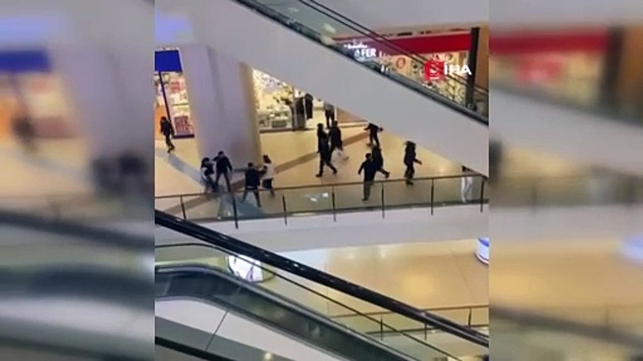 Esenyurt’ta alışveriş merkezinde kavga çıktı! O anlar kamerada