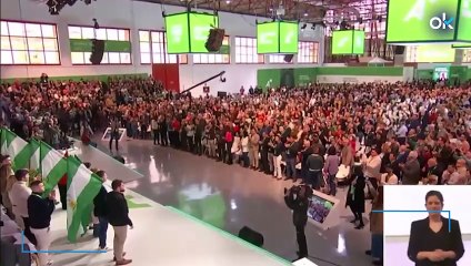 Así homenajeó y ovacionó el PSOE de Montero al concejal socialista detenido por desnudarse frente a niños