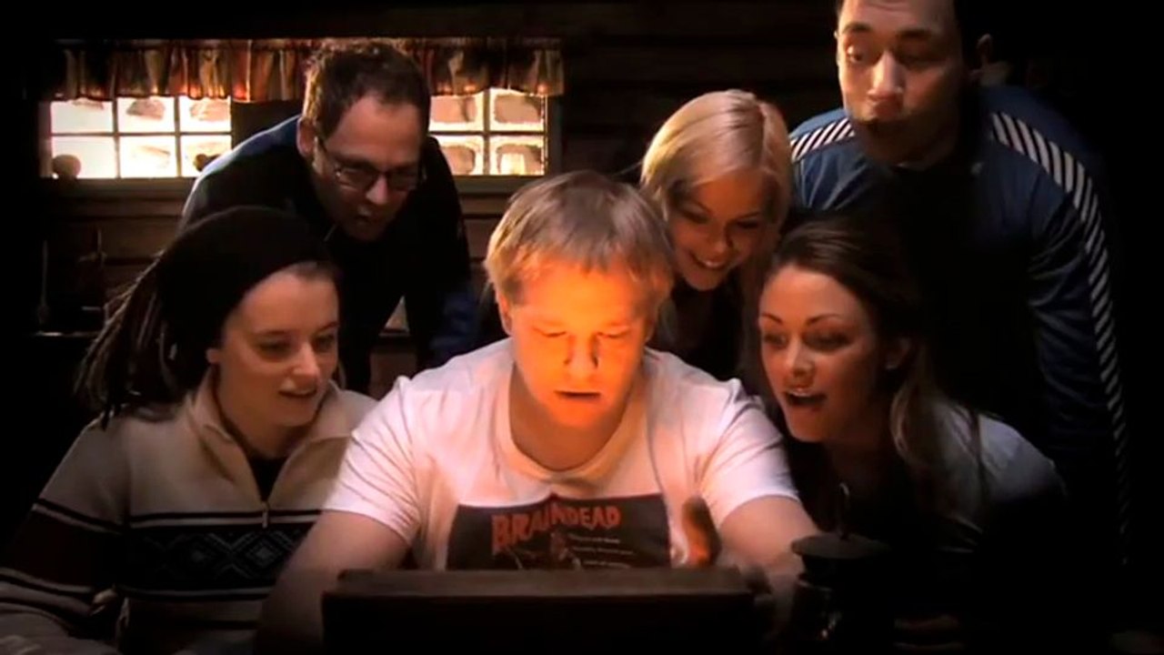 Dead Snow Trailer OmeU