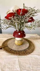 How to Recycle an Old Jar into a Mushroom-Shaped Vase: DIY Home Decor Idea via: @danykastli
