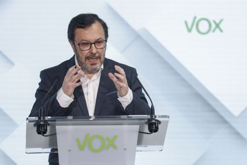 Vox carga con dureza contra el PSOE por "regalar un palacete al PNV"