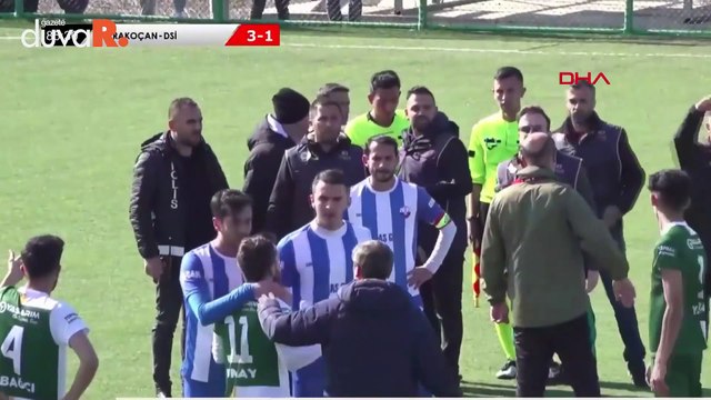 Amatör ligde kırmızı kart gören futbolcu hakemi yumrukladı