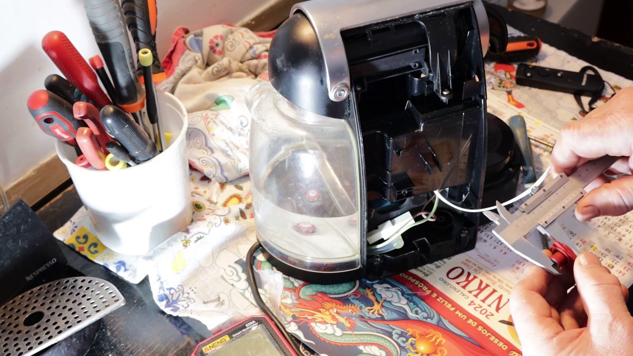 Ремонт замена кнопок в  капсульной кофеварке Nespresso Krups XN 2001.