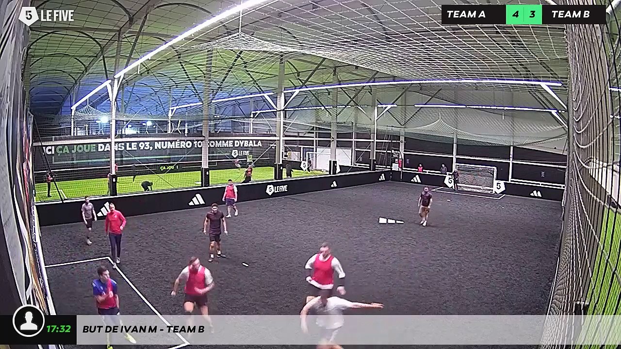 But de Ivan M - Team B