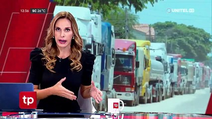 Alrededor de 300 carros cisterna aguardan en puertas de la refinería de Palmasola