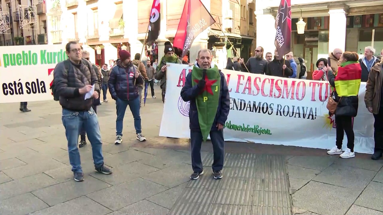 Al Shara firma un acuerdo con el comandante de las FDS para integrar las instituciones kurdas