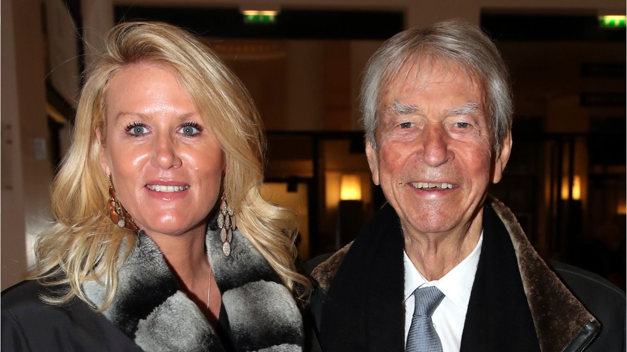 GALA VIDEO - Jean-Claude Narcy et sa compagne Alice, de 40 ans sa cadette : leur rare apparition pour une triste occasion