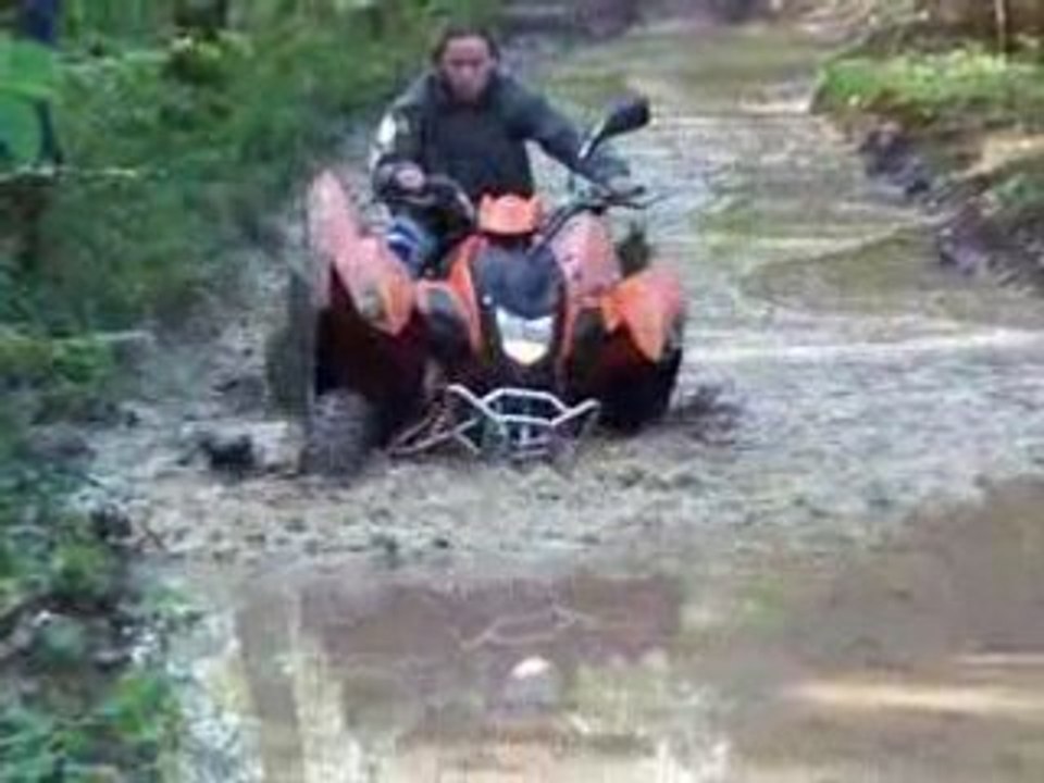 delo avec le adly 300 xs dans un bourbier