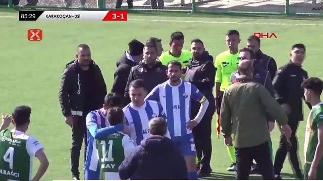 Elazığ'da amatör maçta hakeme saldırı!