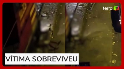 Homem embriagado dorme encostado em trilho, é atingido por trem e sobrevive no Peru