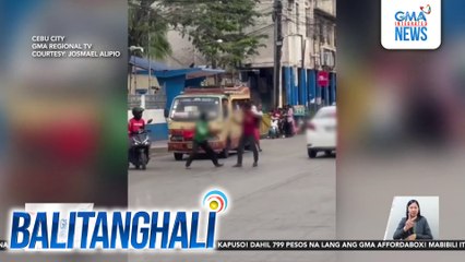 Taxi driver at food delivery rider, nagsuntukan sa gitna ng kalsada | Balitanghali