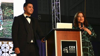 UN POCO MAS - JUAN CARLOS & IMELDA LOPEZ