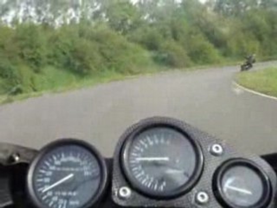 GSXR750 VS Z1000