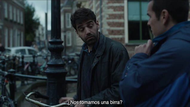 Muy lejos - Tráiler