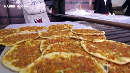 Takım elbiseli fırıncılar sosyal medyada gündem oldu