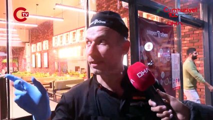 İstanbul- Sultangazi'de 2 kadının restoranın önündeki balonları çaldığı anlar kamerada