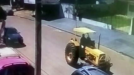 Internauta busca condutor de trator que teria encontrado chave de carro no Bairro Periolo