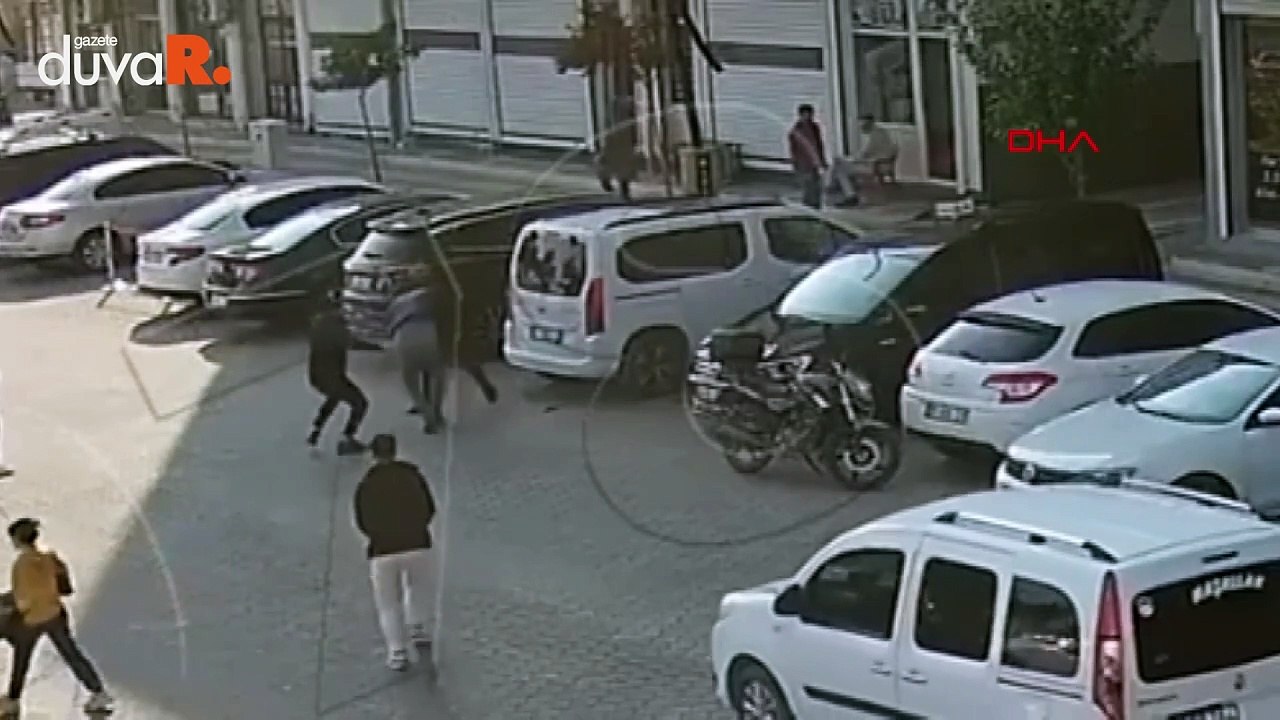 Saldırıya uğrayan kocasını tabancayla korumaya çalıştı