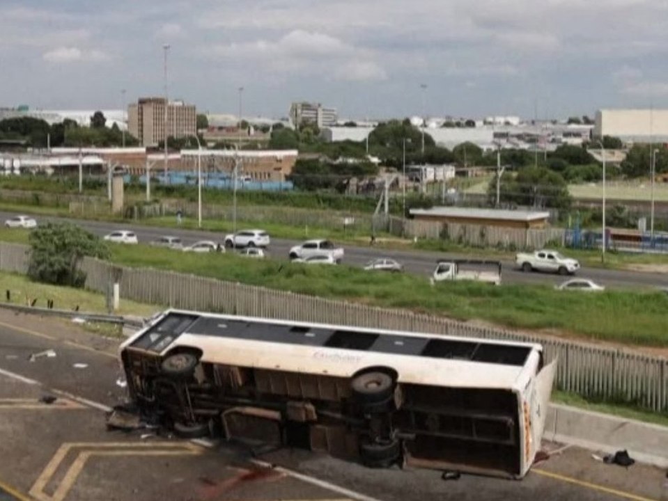 Horror-Crash in Johannesburg: 16 Tote bei schwerem Busunglück