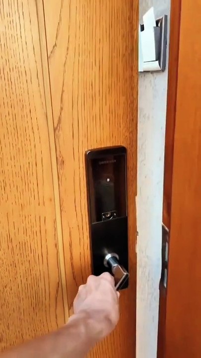 Door opening transition
