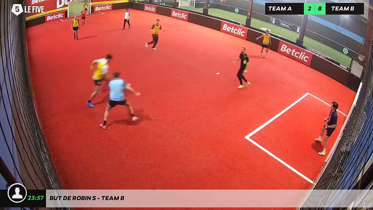 But de Robin S - Team B