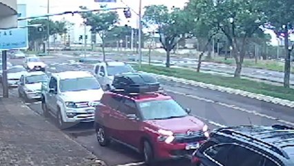 Câmera registra colisão que feriu bebê de dois meses em Cascavel