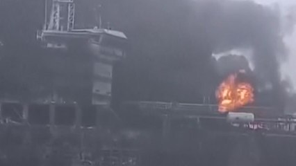 북해 충돌 선박 이틀째 화재...승조원 1명 실종 / YTN