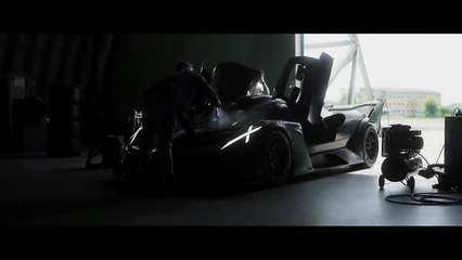 اختبار بوجاتي Bolide: وحش بقوة 1578 حصانًا يزلزل الحلبة