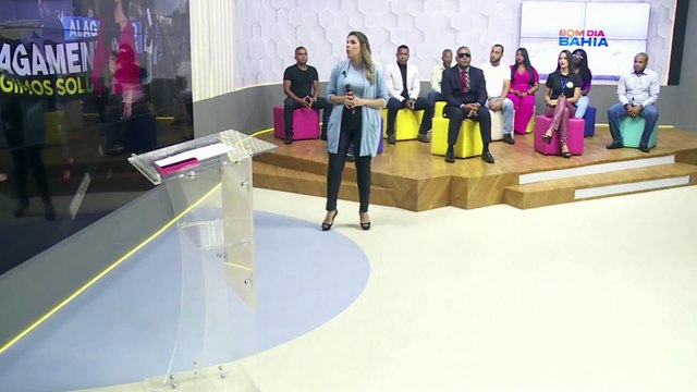 Moradores do bairro Jardim das Margaridas protestam contra constantes alagamentos na Travessa Acalanto e fecham BA-526. 'Bom Dia Bahia', 16/05/2023