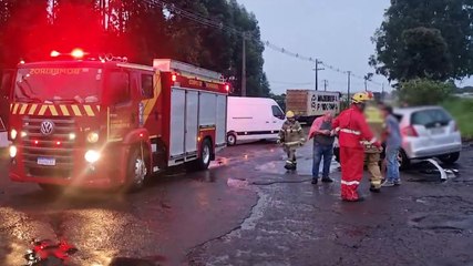 Veículos se envolvem em acidente na BR-369 e Bombeiros são mobilizados