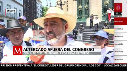 Manifestantes pro y contra corridas de toros se enfrentan afuera del Congreso de CdMx