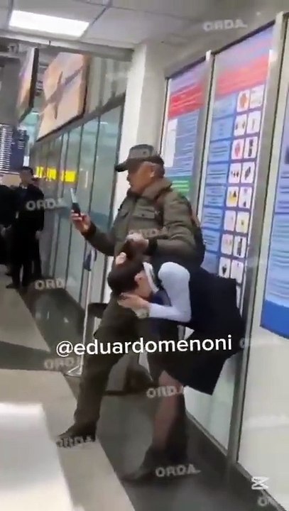 Former Boxing Champion, 52, Immobilizes Attacker and Saves Hostage at Airport