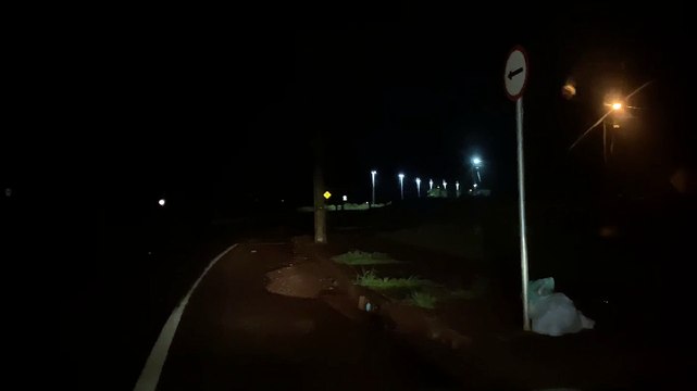 Moradores reclamam de escuridão em trecho da Avenida Piquiri