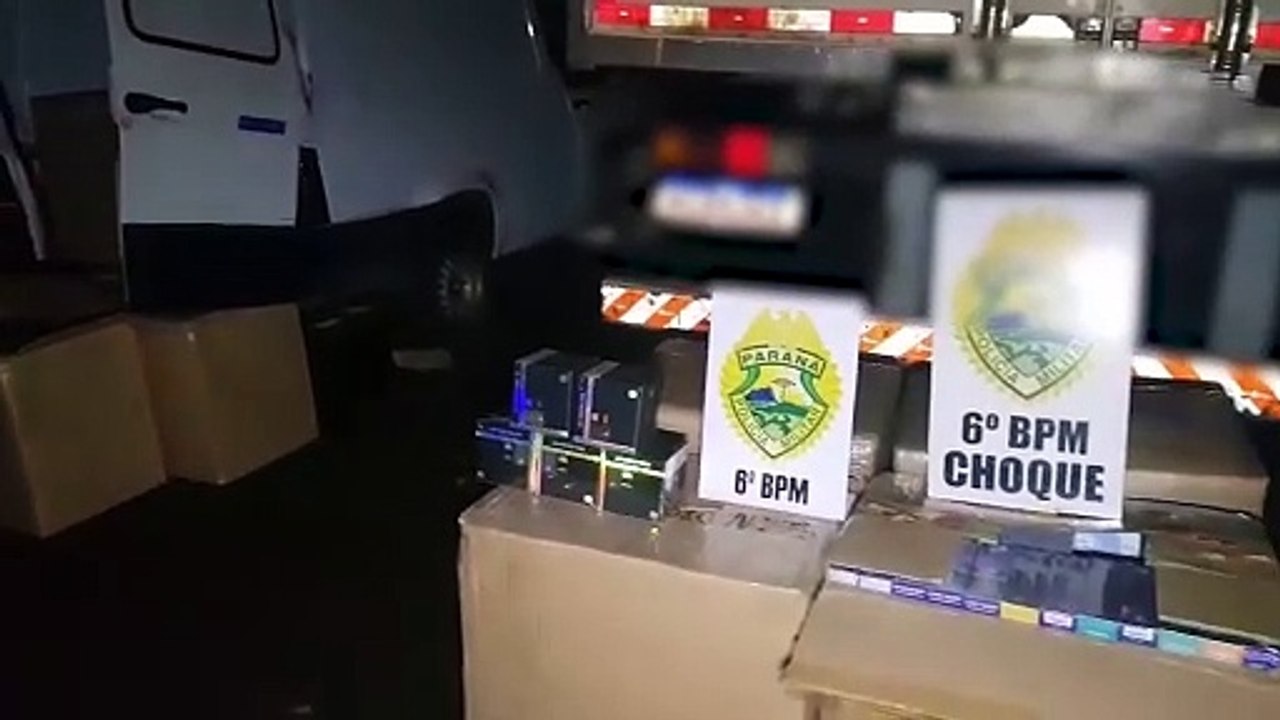 PM detém quatro pessoas e apreende grande quantidade de cigarros eletrônicos