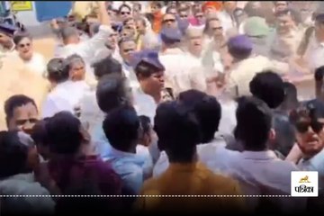 चुनाव के दौरान भाजपा-कांग्रेस में मारपीट