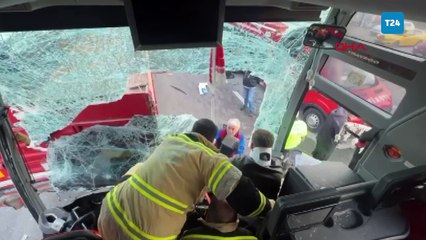 Kütahya’da yolcu otobüsü TIR’a çarptı: 13 yaralı