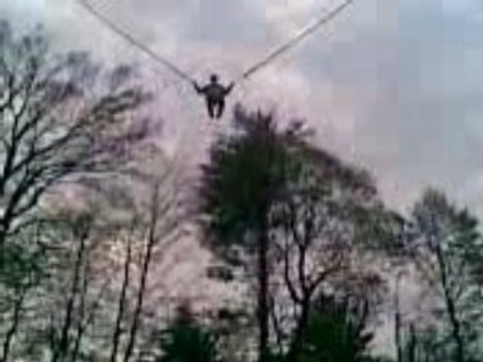 Skok na trampolinie :)