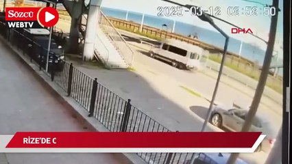 Çarpışan otomobil ile minibüs takla attı