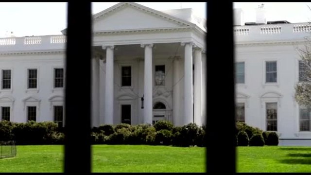 Caos dazi, Trump impone il 25% su acciaio e alluminio