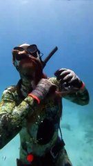 An octopus protects itself against somebody messing with it!