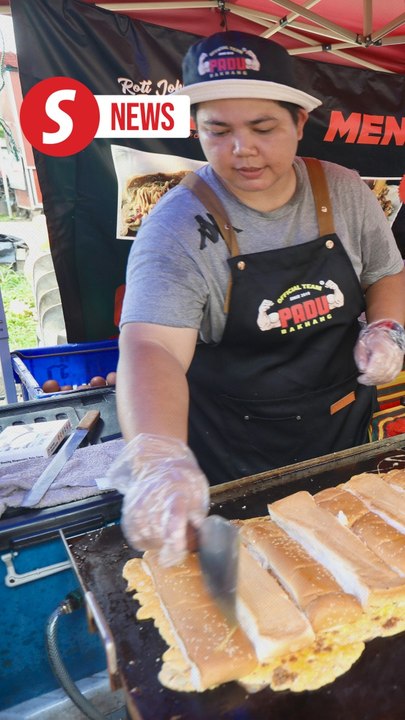 Small but mighty: Section 4, Kota Damansara Ramadan Bazaar draws crowds